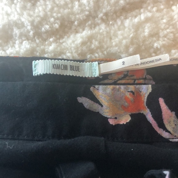 Kimchi Blue Floral Print Shorts - Picture 2 of 3